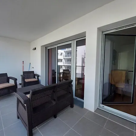 Apartment A 2 Pas De La Avec Parking A - Fr-1-550-90